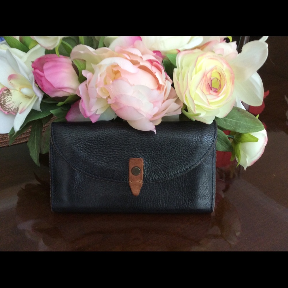 ELK ‘Kyrfa’ Leather Wallet. Unisex